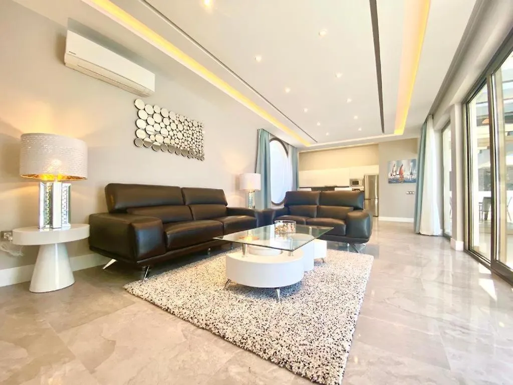 Villa Celine 卡门港