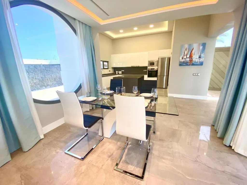 Villa Celine 卡门港